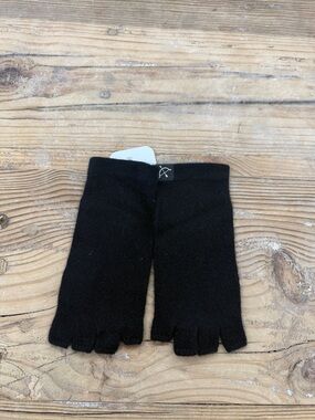 Black Fingerless Knit Gloves